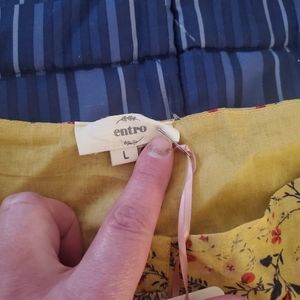 Blouse. Size large.. fits more like medium or small.